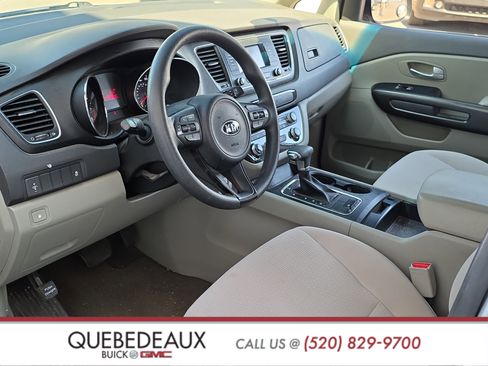 Used 2018 Kia Sedona LX image 10