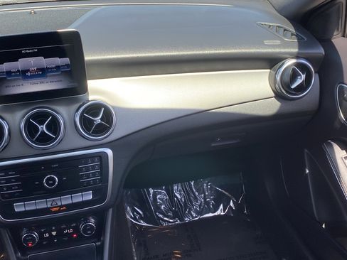 Used 2020 Mercedes-Benz GLA 250 image 14