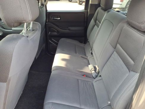 Used 2023 Nissan Frontier SV RWD image 13