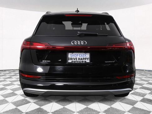 Used 2022 Audi e-tron Premium Plus w/ Premium Plus Package image 16