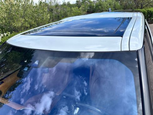 Used 2017 Land Rover Discovery HSE Luxury AWD/4WD image 13