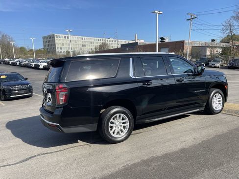 Used 2022 Chevrolet Suburban LS w/ Driver Alert Package AWD/4WD image 8