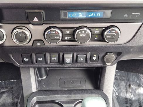 Used 2021 Toyota Tacoma TRD Off-Road w/ Technology Package AWD/4WD image 21