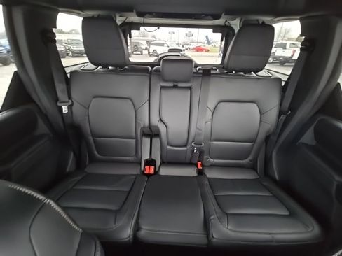 New 2025 Ford Bronco Badlands w/ Sasquatch Package AWD/4WD image 39