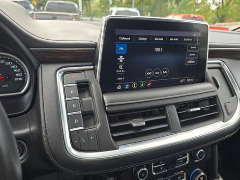 Used 2021 Chevrolet Suburban High Country image 32