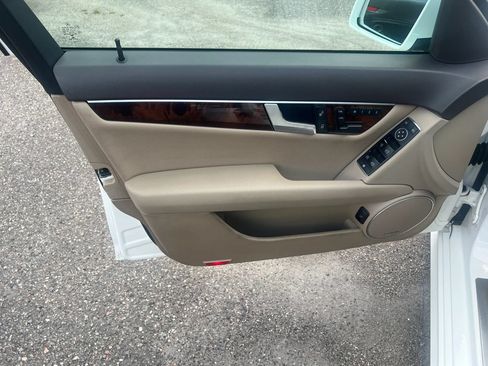 Used 2014 Mercedes-Benz C 250 Sedan image 6