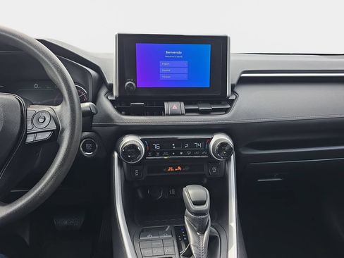 Used 2025 Toyota RAV4 XLE AWD/4WD image 22