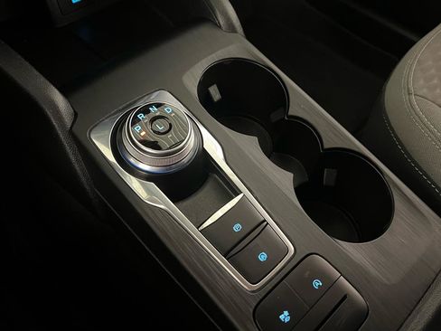 Used 2020 Ford Escape SE image 24