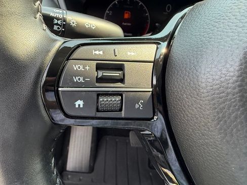 Used 2025 Honda HR-V EX-L image 17