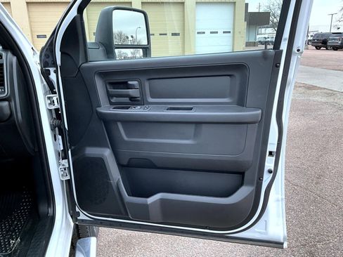 Certified 2024 RAM 3500 Tradesman w/ Chrome Appearance Group image 17