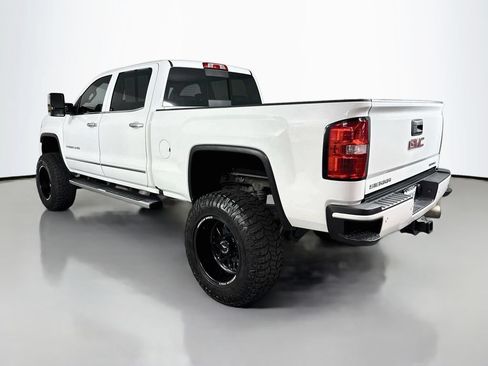 Used 2017 GMC Sierra 2500 Denali w/ Duramax Plus Package AWD/4WD image 7