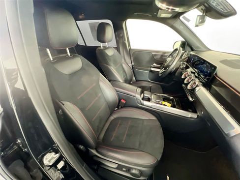 Used 2022 Mercedes-Benz GLB 250 4MATIC image 28
