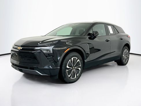Used 2024 Chevrolet Blazer EV LT AWD/4WD image 3