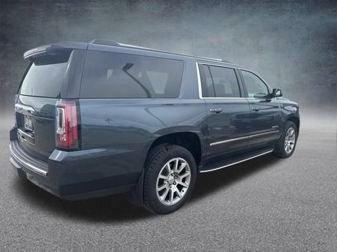 Used 2020 GMC Yukon XL Denali image 3