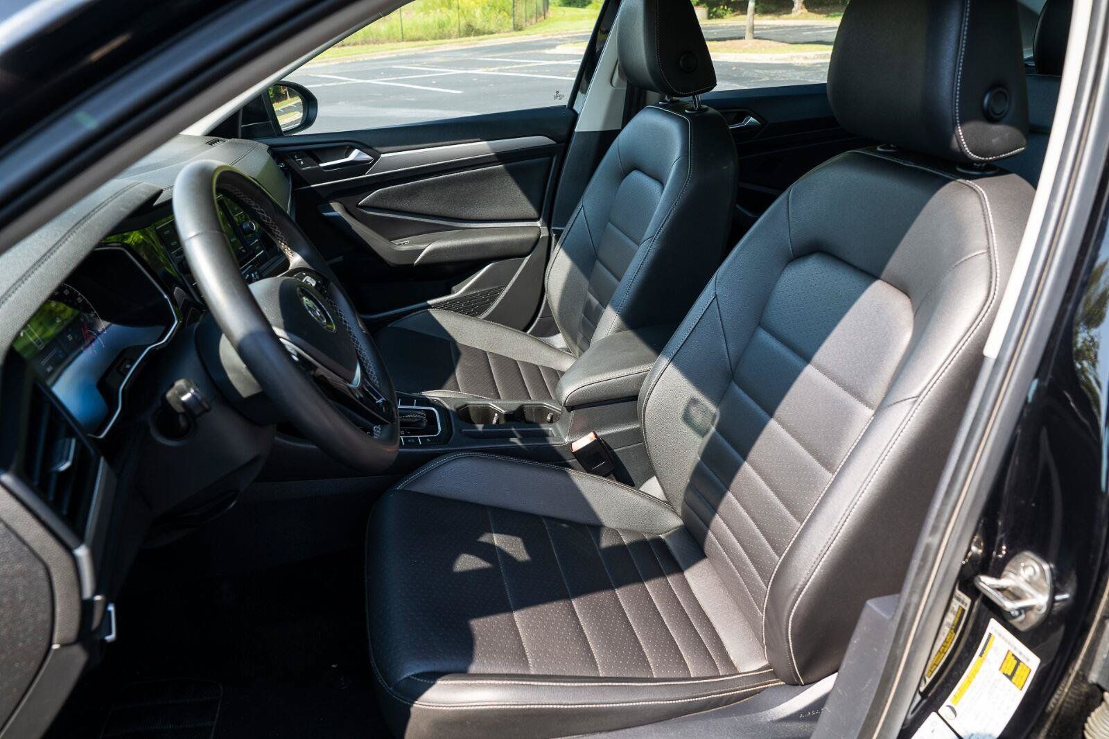 Used 2021 Volkswagen Jetta SE FWD image 18