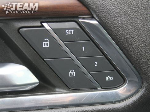 Used 2023 GMC Sierra 1500 SLT AWD/4WD image 11