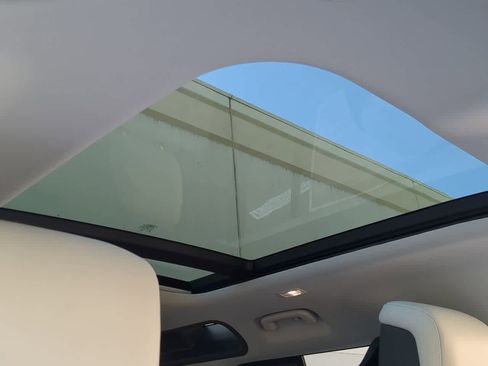 New 2026 Land Rover Defender 110 X-Dynamic SE image 20