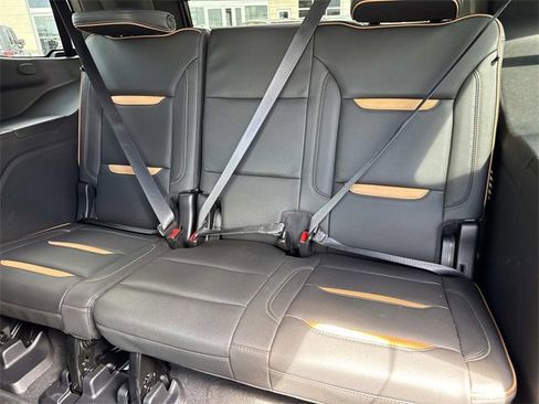 Used 2023 GMC Yukon AT4 w/ Technology Package image 16