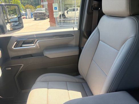 New 2026 Chevrolet Silverado 2500 LTZ w/ LTZ Premium Package AWD/4WD image 11