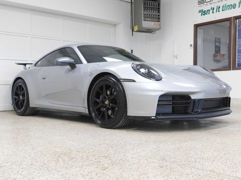 Used 2025 Porsche 911 Carrera T RWD image 13