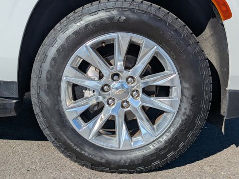 Used 2023 Chevrolet Suburban Premier image 52