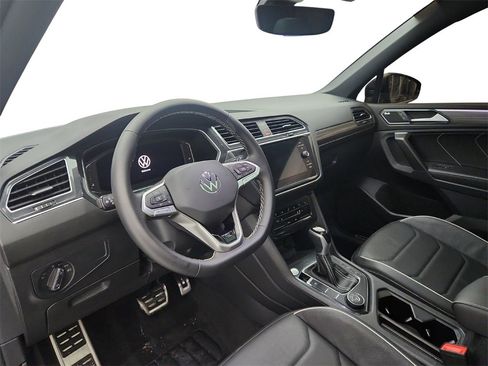 Used 2023 Volkswagen Tiguan SEL R-Line image 9