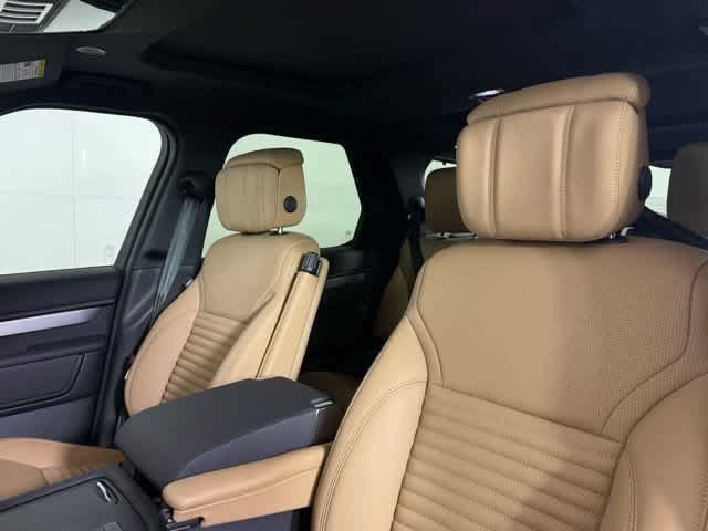 Used 2026 Land Rover Discovery Dynamic SE AWD/4WD image 29
