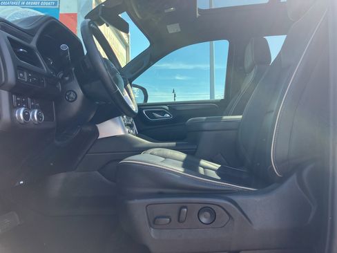Used 2021 GMC Yukon SLT w/ SLT Premium Package image 28