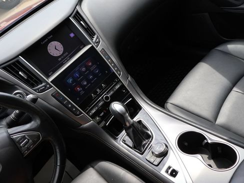 Used 2016 INFINITI Q50 Premium AWD/4WD image 18