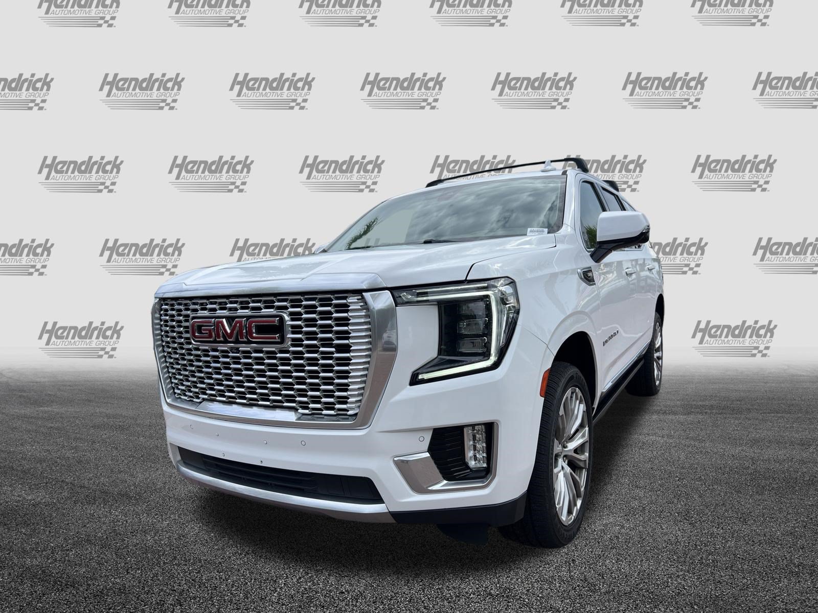 Used 2021 GMC Yukon Denali w/ Denali Premium Package AWD/4WD image 5