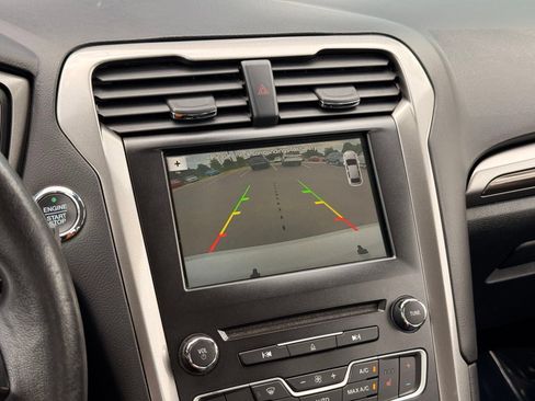 Used 2018 Ford Fusion SE w/ Equipment Group 602A FWD image 31