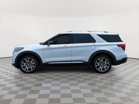 Used 2025 Ford Explorer Platinum w/ Ultimate Package AWD/4WD image 4