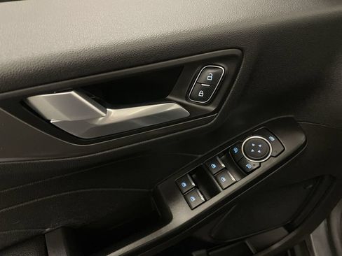 Used 2025 Ford Escape SE FWD image 17