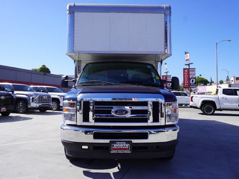Used 2024 Ford E-450 and Econoline 450 Super Duty w/ Power Windows & Locks Group RWD image 3
