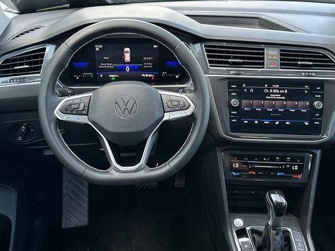 Used 2023 Volkswagen Tiguan SE FWD image 14