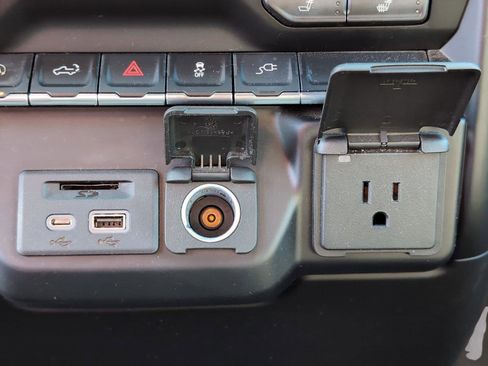 Used 2021 Chevrolet Silverado 1500 LT w/ All Star Edition Plus image 34