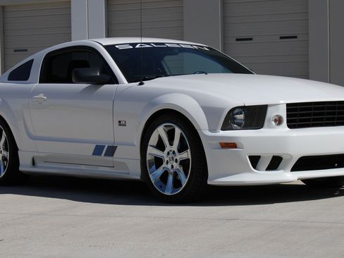 Used 2005 Ford Mustang GT RWD image 6
