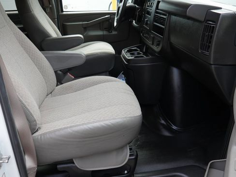 Used 2023 Chevrolet Express 3500 LS image 17
