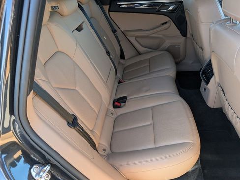 Used 2024 Porsche Macan image 7