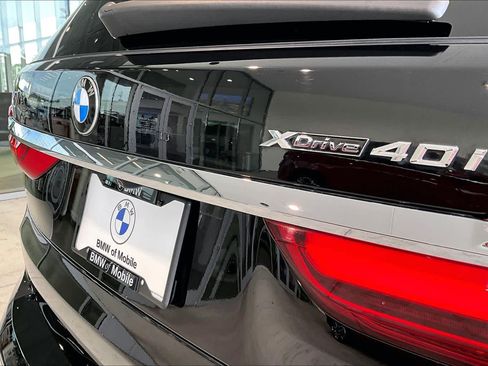 Used 2022 BMW X7 xDrive40i w/ Parking Assistance Package AWD/4WD image 9