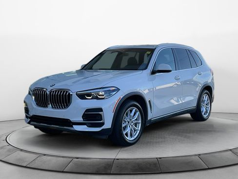 Used 2023 BMW X5 xDrive40i w/ Premium Package image 3