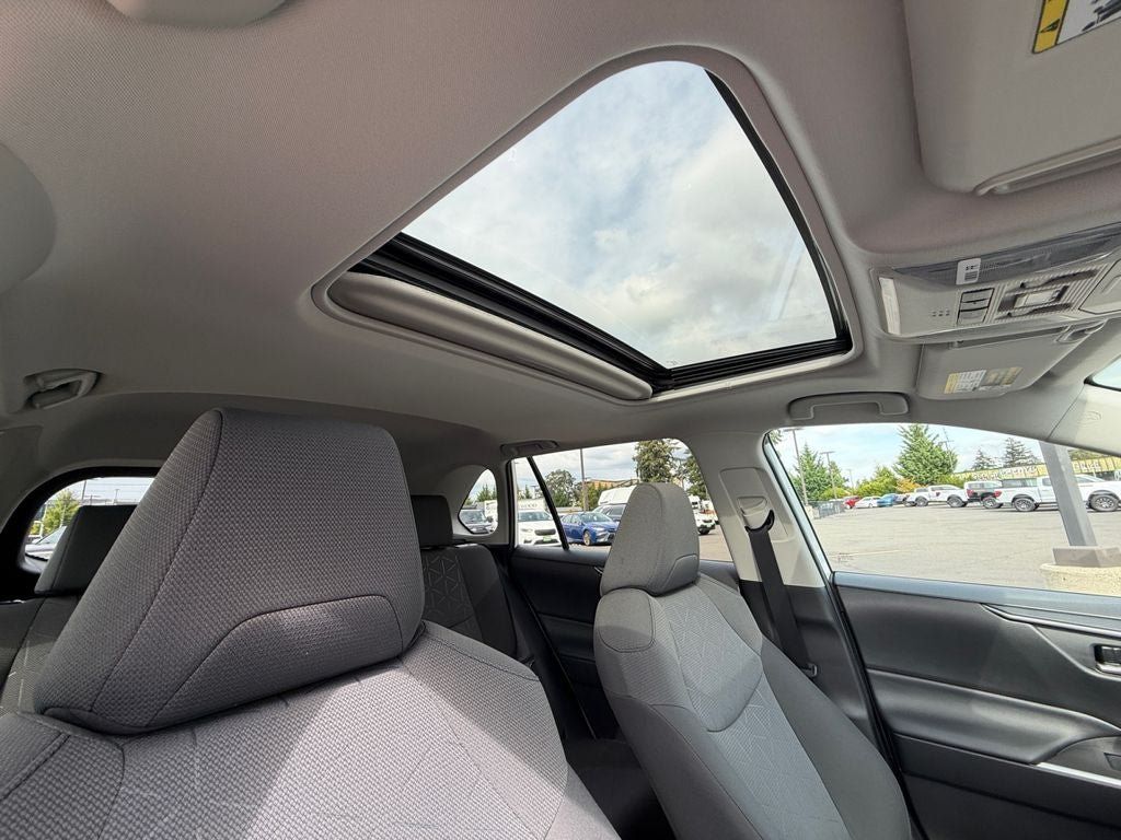 Used 2020 Toyota RAV4 XLE w/ Convenience Package AWD/4WD image 27