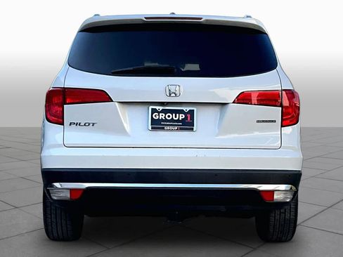 Used 2018 Honda Pilot Touring image 5