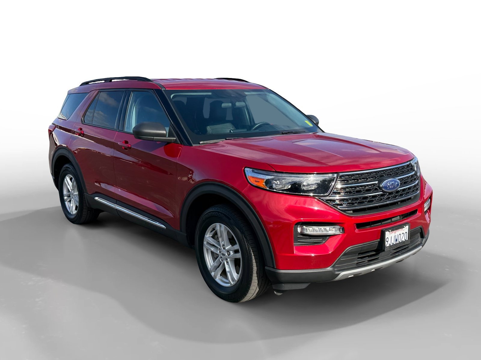 Certified 2023 Ford Explorer XLT w/ Equipment Group 202A RWD image 7