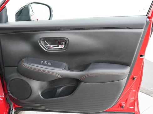 Used 2025 Honda HR-V Sport image 11