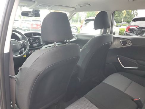 Used 2023 Kia Soul LX w/ LX Technology Package FWD image 15