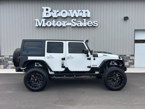 Used 2016 Jeep Wrangler Unlimited Sport w/ Quick Order Package 24S AWD/4WD image 2