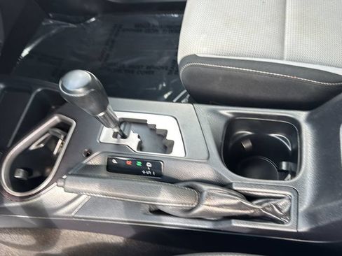 Used 2016 Toyota RAV4 XLE AWD/4WD image 26