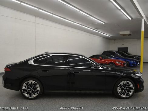 Used 2024 BMW 530i w/ M Sport Package image 9