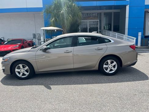 Used 2023 Chevrolet Malibu LT w/ Driver Confidence Package FWD image 4